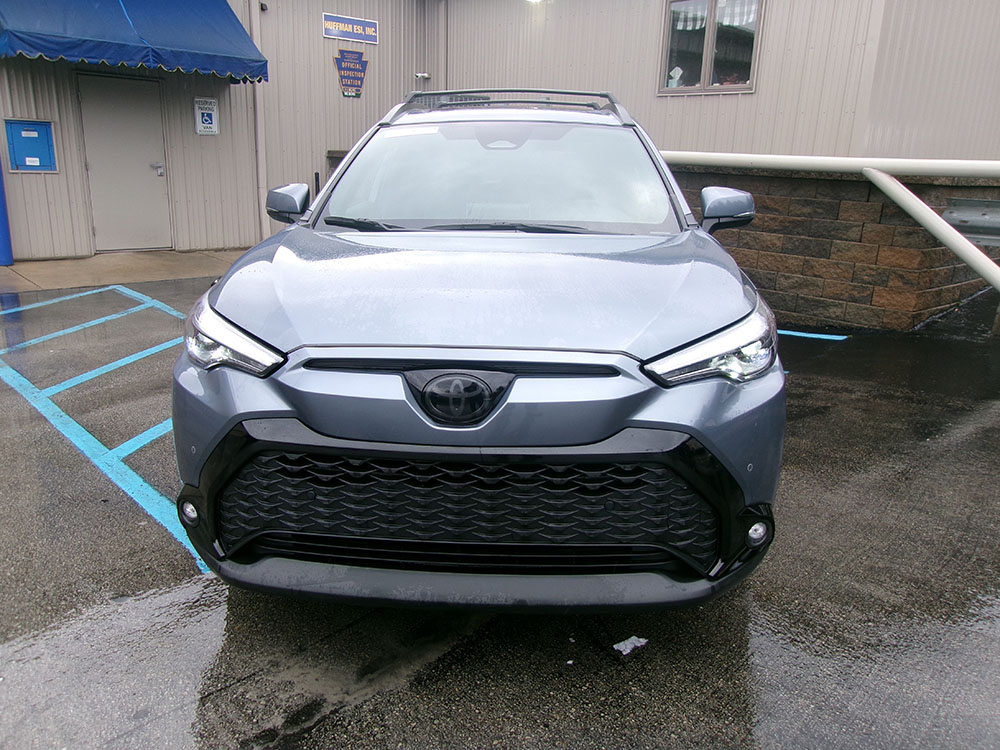 
								TOYOTA COROLLA CROSS HYBRID XSE full									