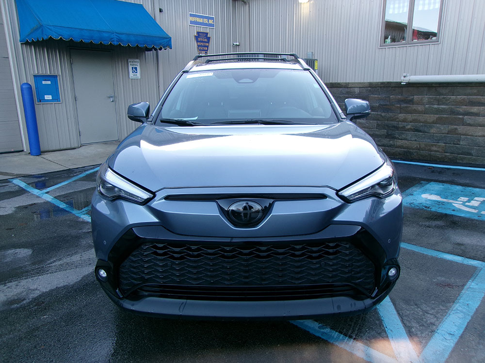 
								TOYOTA COROLLA CROSS HYBRID XSE full									