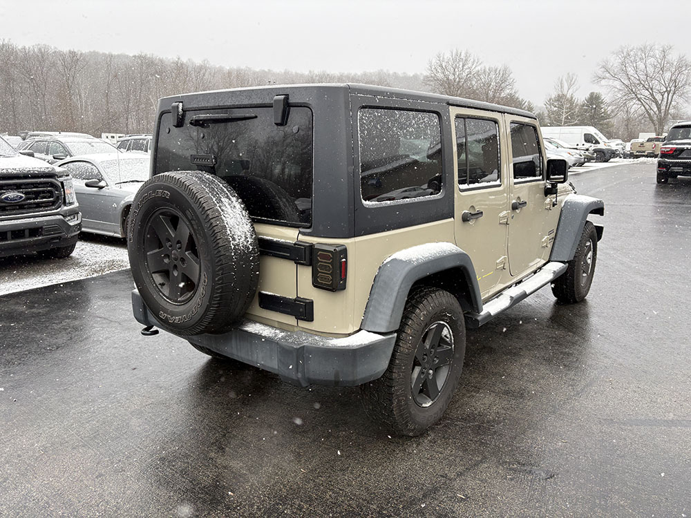 
								JEEP WRANGLER UNLIMITED SPORT full									