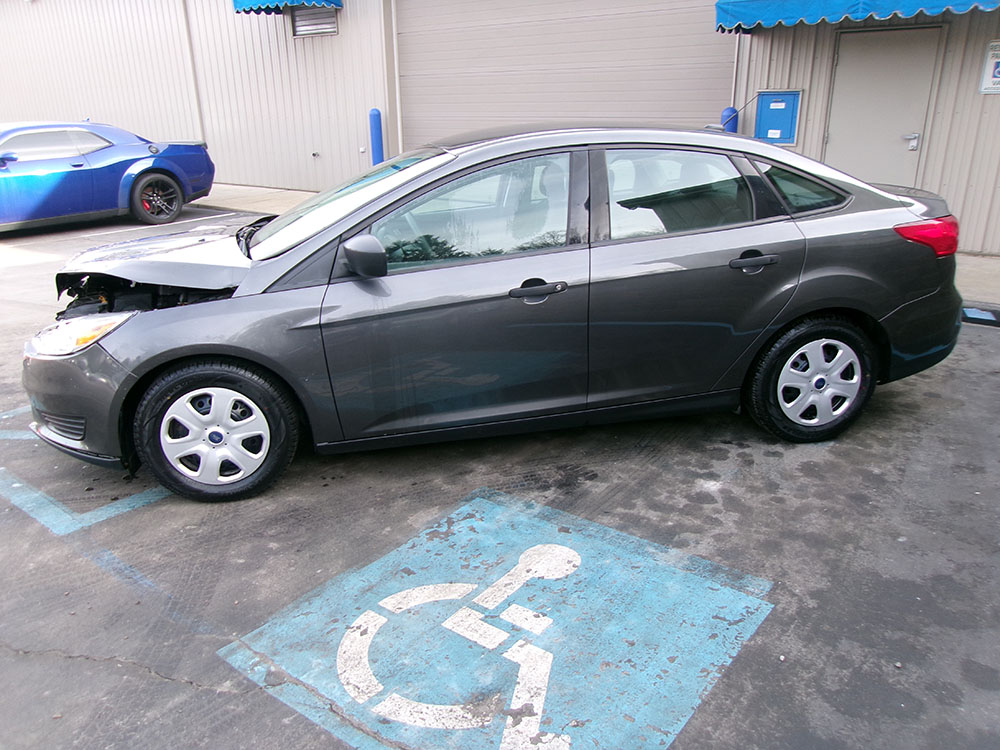 
								FORD FOCUS S full									