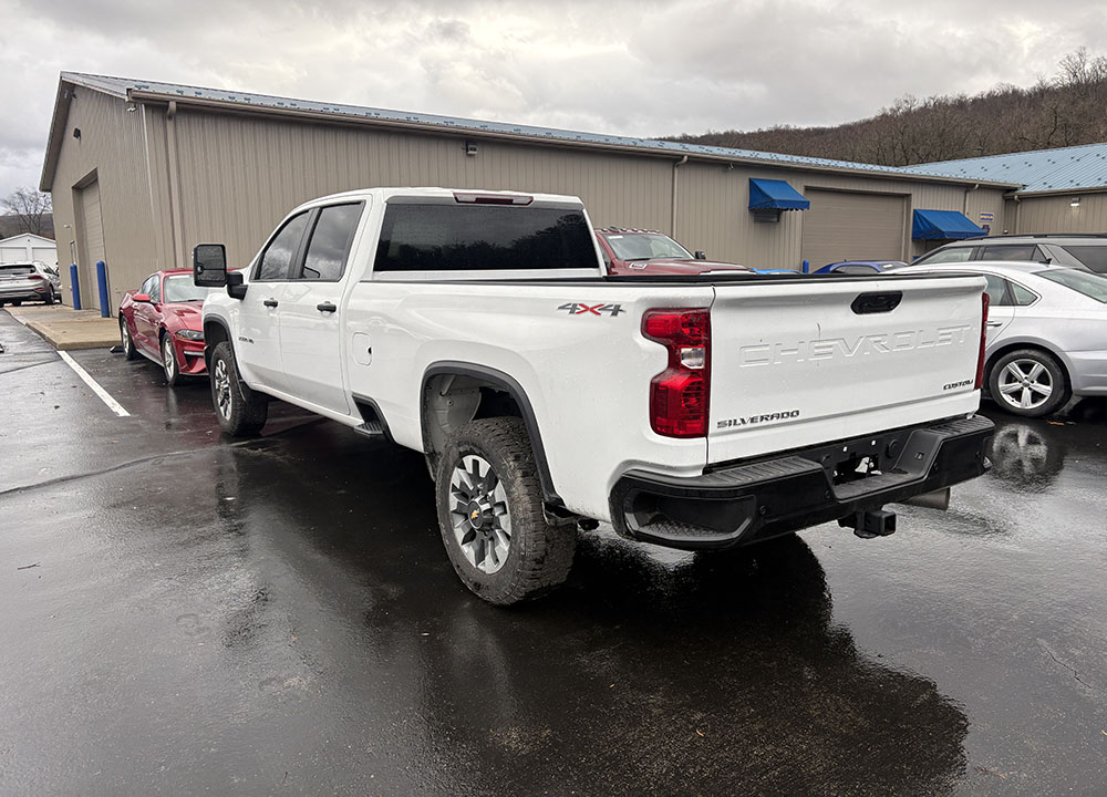 
								CHEVROLET SILVERADO 2500 CUSTOM CREW CAB full									