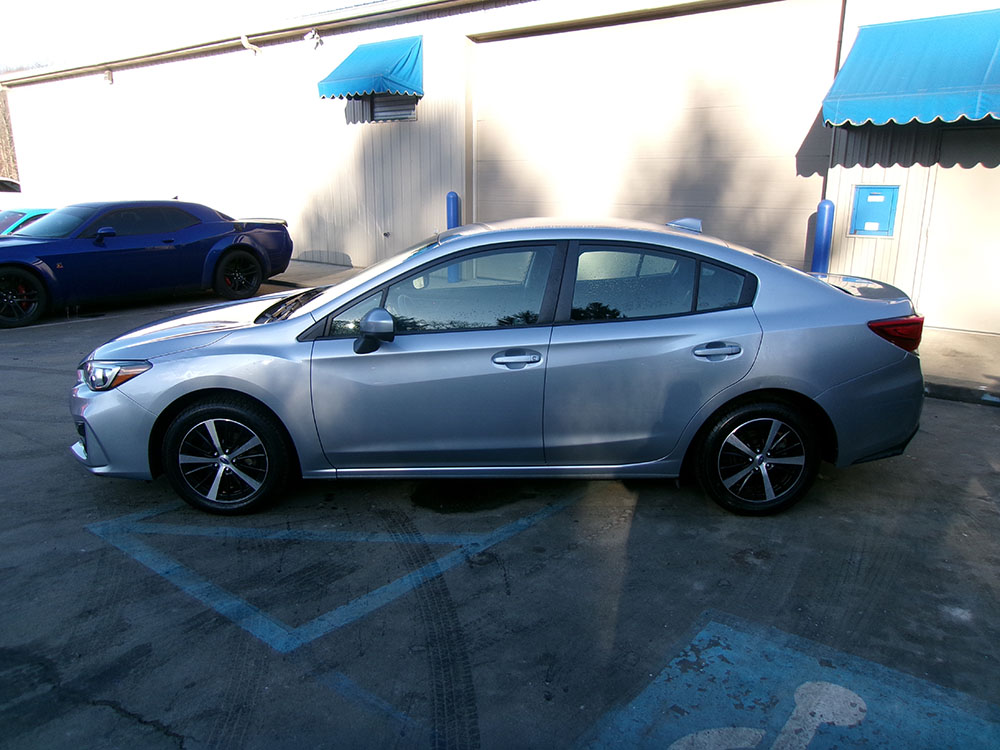 
								SUBARU IMPREZA PREMIUM full									