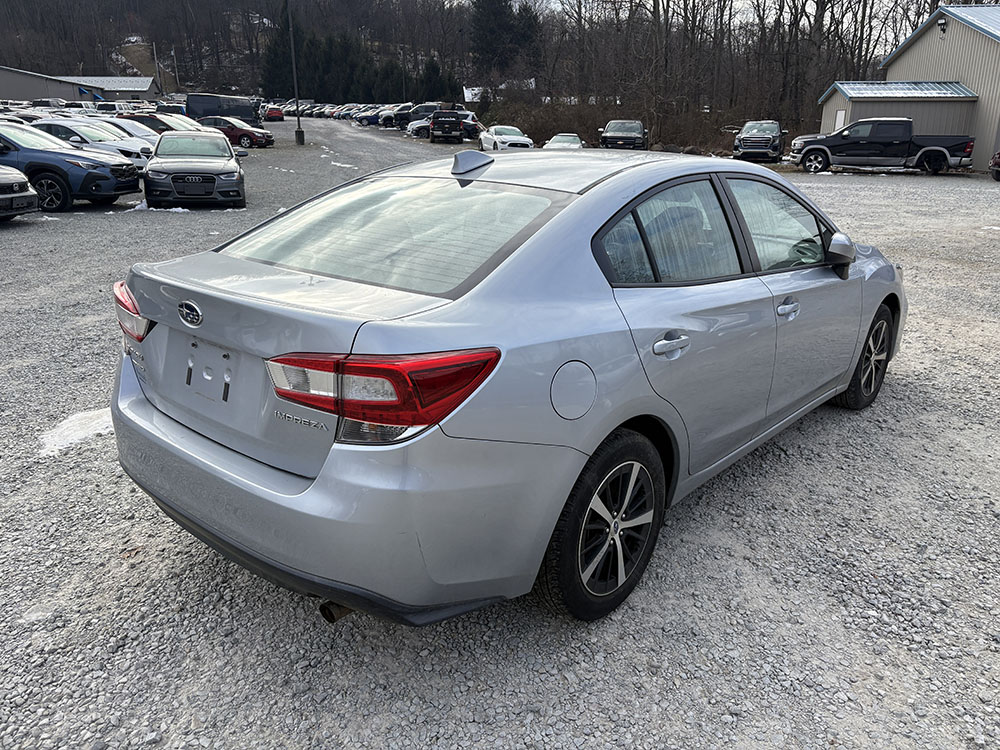 
								SUBARU IMPREZA PREMIUM full									