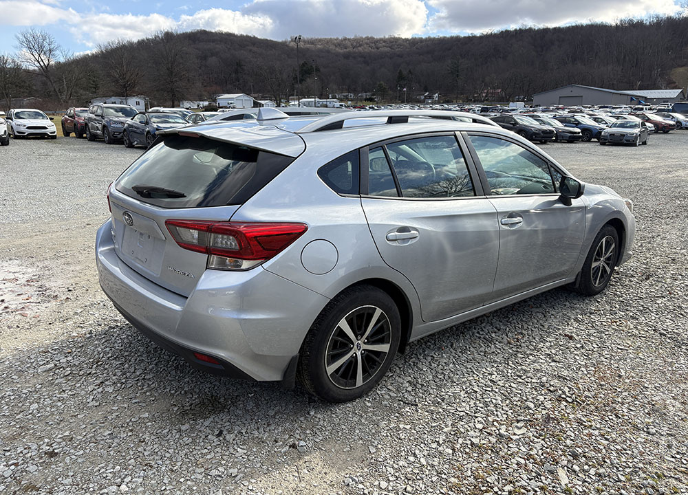 
								SUBARU IMPREZA PREMIUM full									