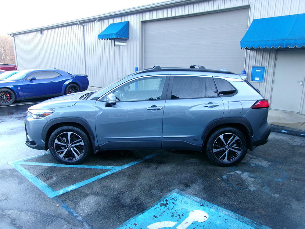 
								TOYOTA COROLLA CROSS HYBRID XSE full									