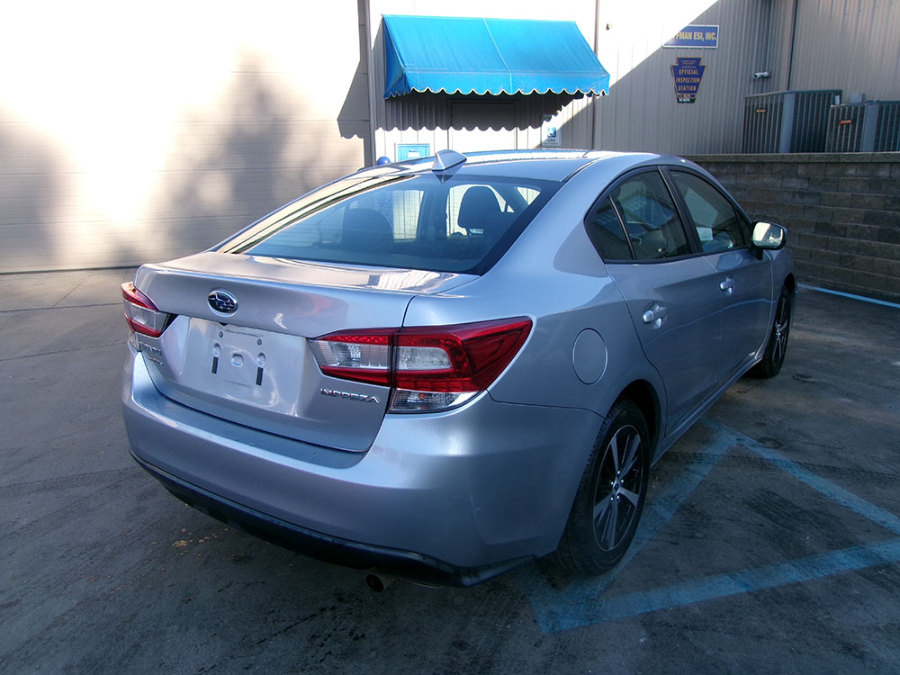 
								SUBARU IMPREZA PREMIUM full									