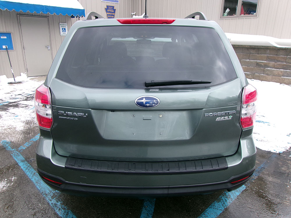 
								SUBARU FORESTER PREMIUM full									