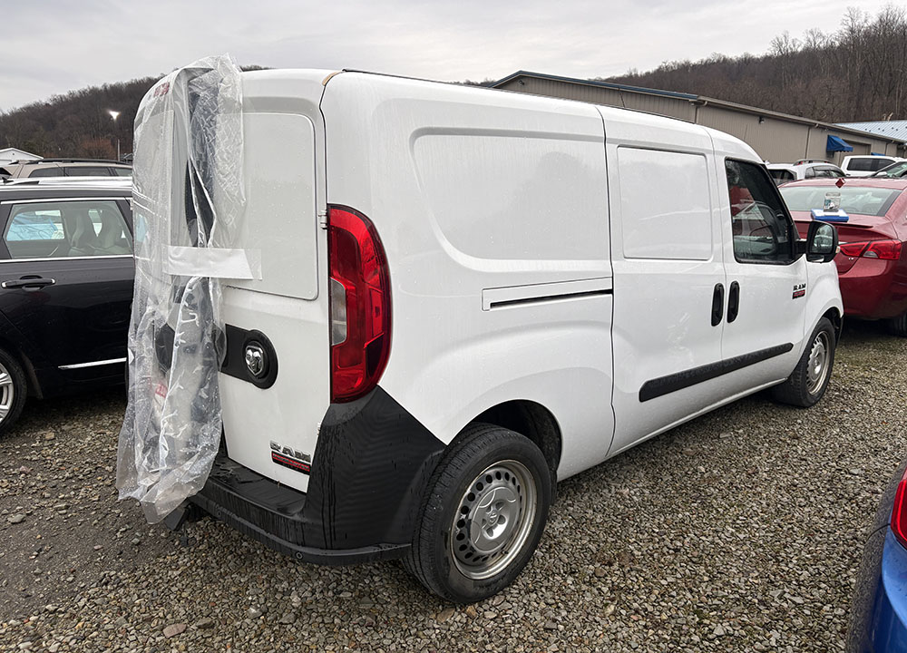 
								RAM PROMASTER TRADESMAN full									