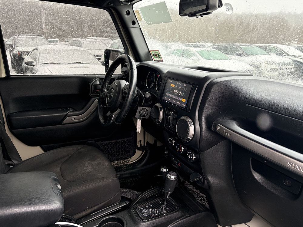 
								JEEP WRANGLER UNLIMITED SPORT full									