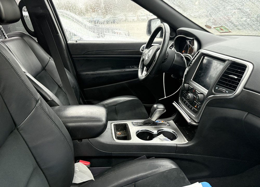 
								JEEP GRAND CHEROKEE LAREDO full									