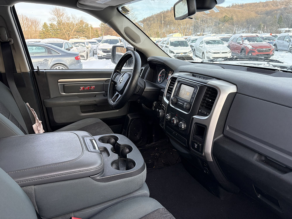 
								RAM 1500 BIG HORN QUAD CAB full									