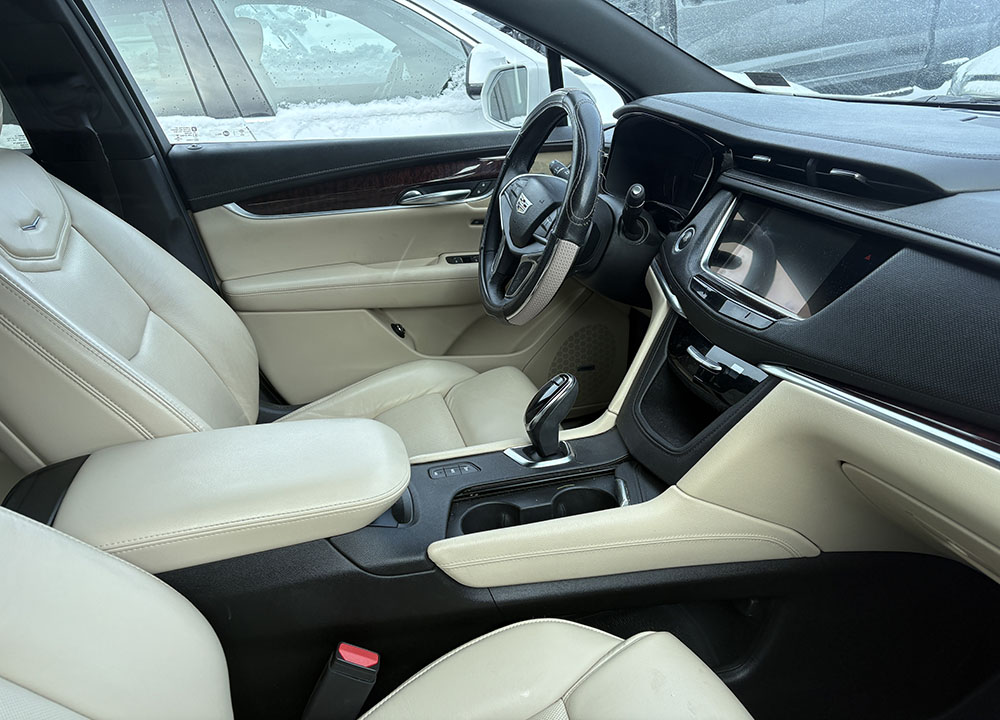 
								CADILLAC XT5 LUXURY full									