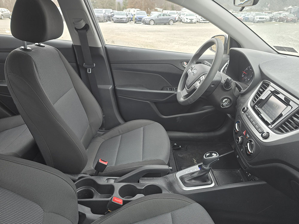 
								HYUNDAI ACCENT SE full									