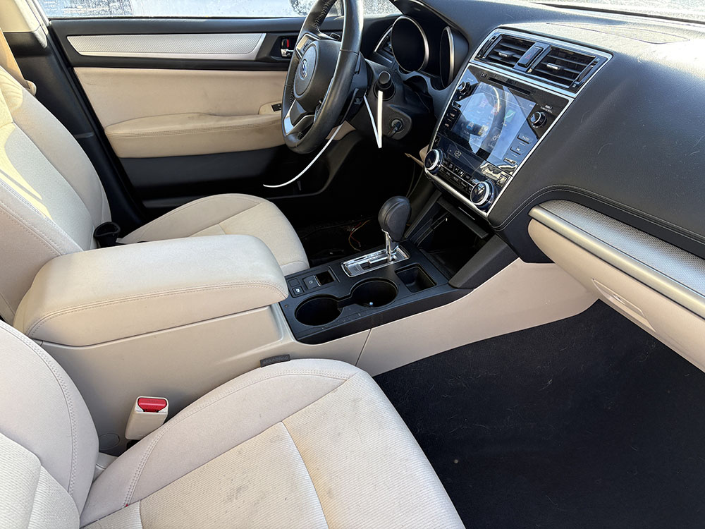 
								SUBARU LEGACY PREMIUM full									