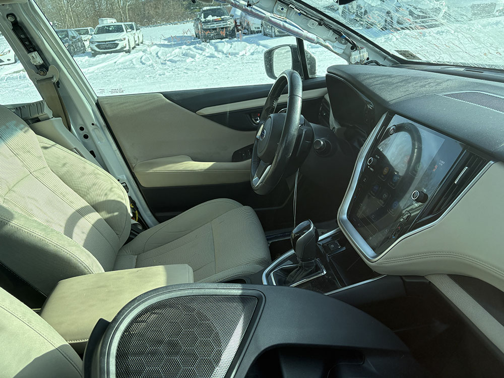 
								SUBARU LEGACY PREMIUM full									