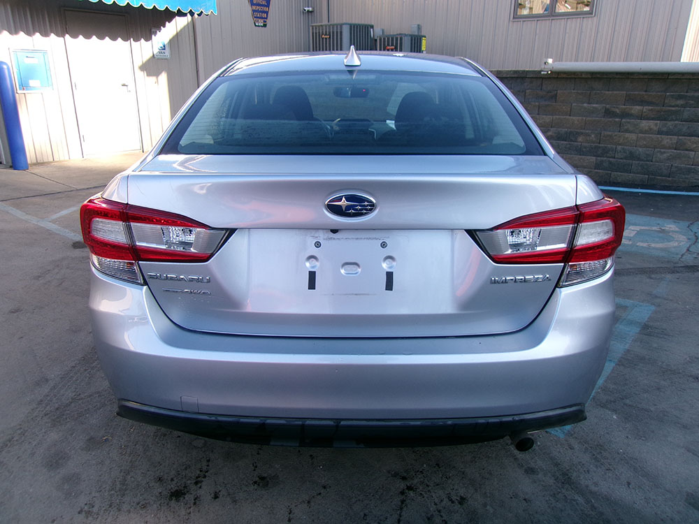 
								SUBARU IMPREZA PREMIUM full									