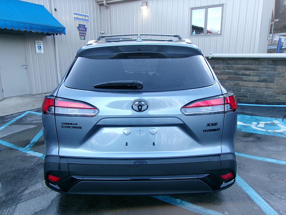 
								TOYOTA COROLLA CROSS HYBRID XSE full									