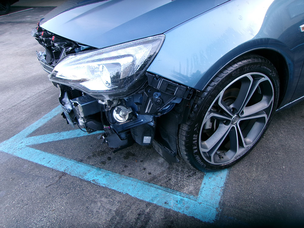 
								BUICK CASCADA PREMIUM full									