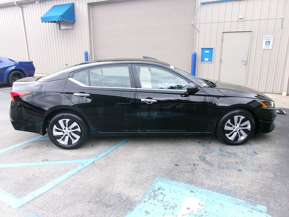 
								NISSAN ALTIMA S full									