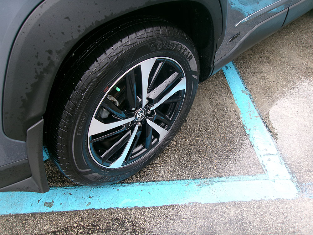 
								TOYOTA COROLLA CROSS HYBRID XSE full									