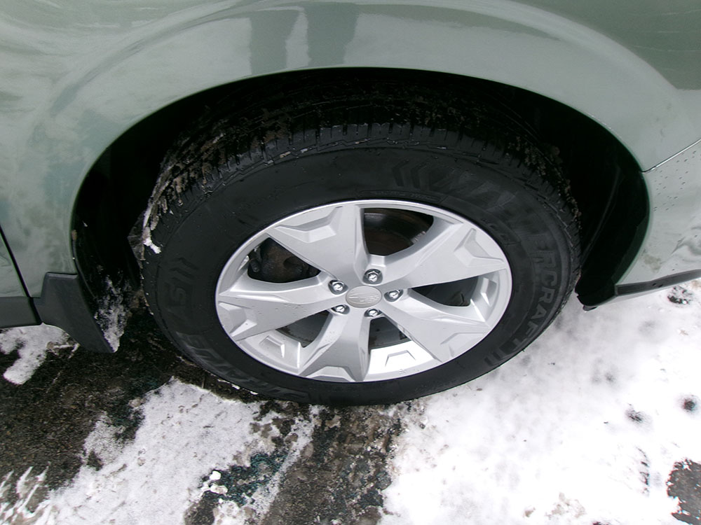 
								SUBARU FORESTER PREMIUM full									