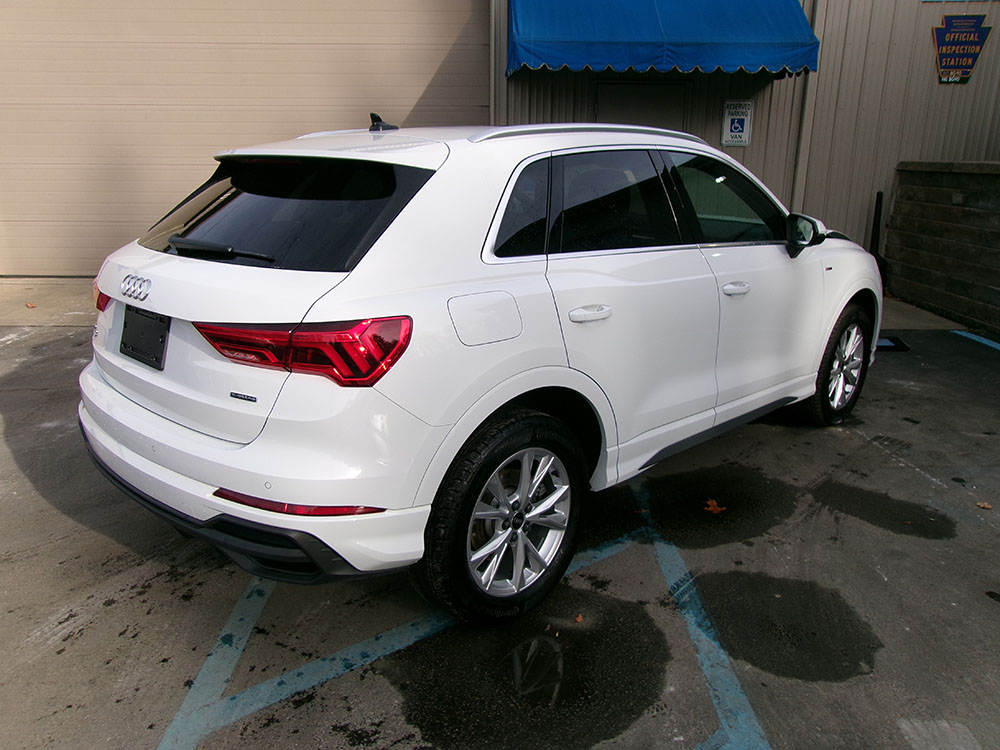 
								AUDI Q3 PREMIUM PLUS S-LINE full									