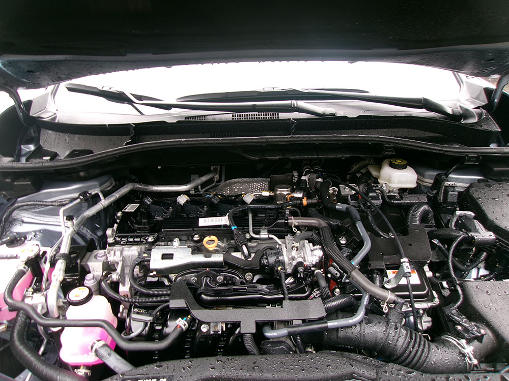 
								TOYOTA COROLLA CROSS HYBRID XSE full									