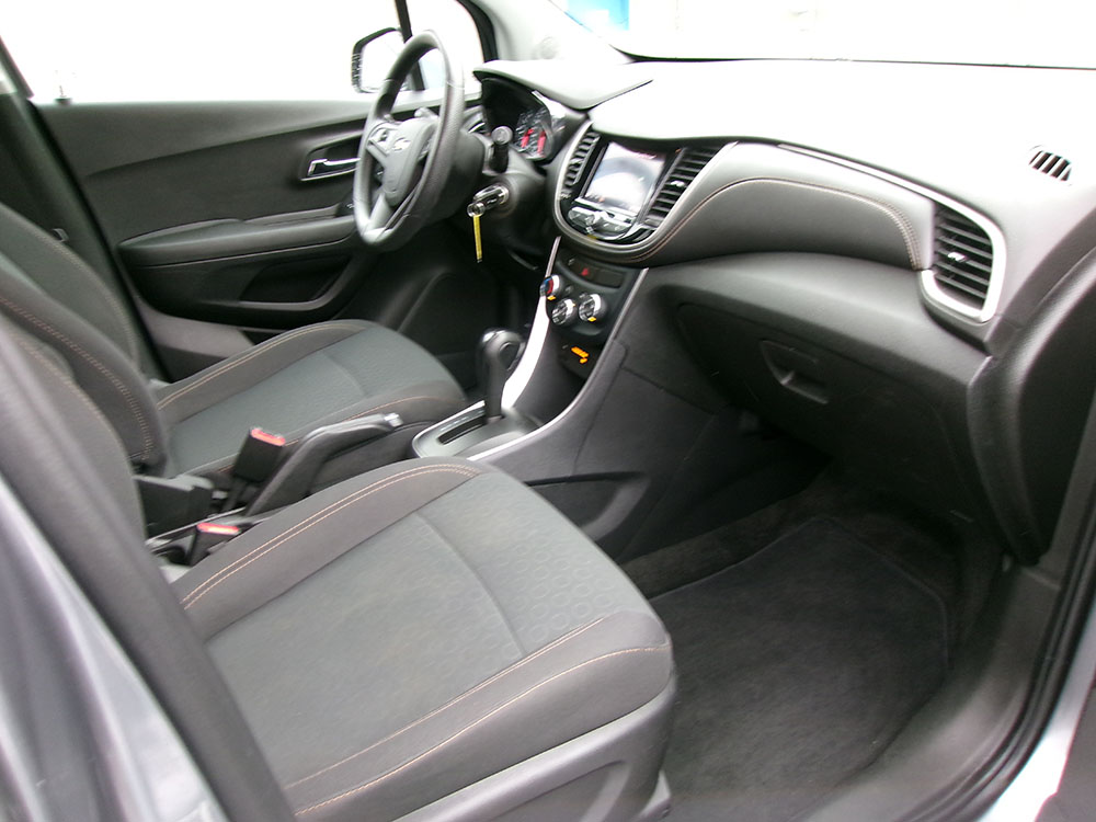 
								CHEVROLET TRAX LS full									