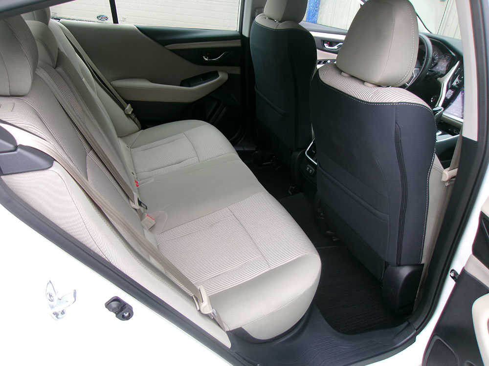
								SUBARU LEGACY PREMIUM full									