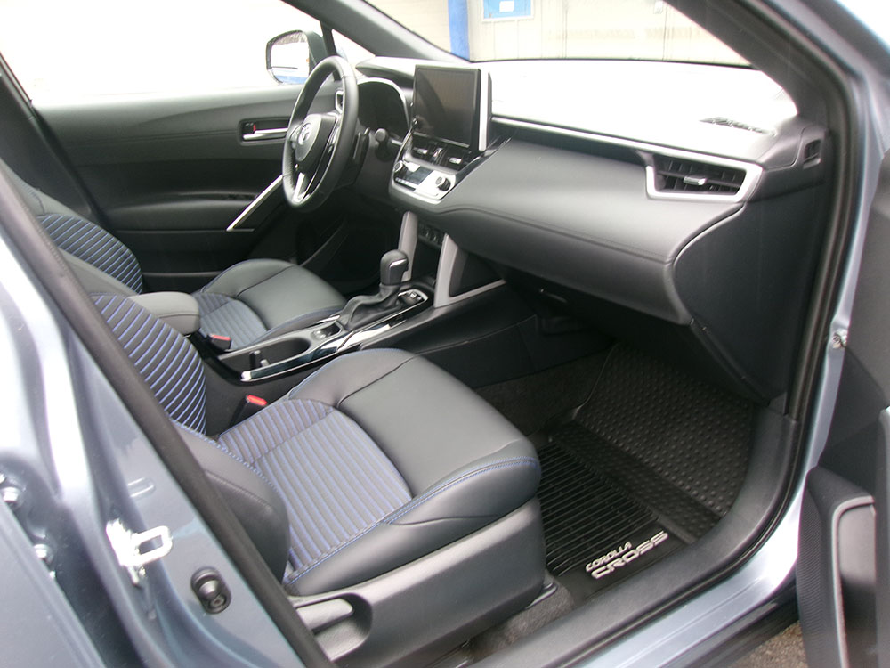 
								TOYOTA COROLLA CROSS HYBRID XSE full									