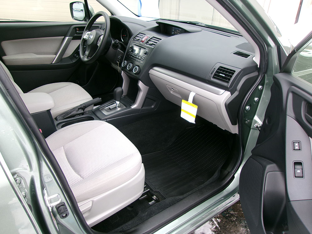 
								SUBARU FORESTER PREMIUM full									