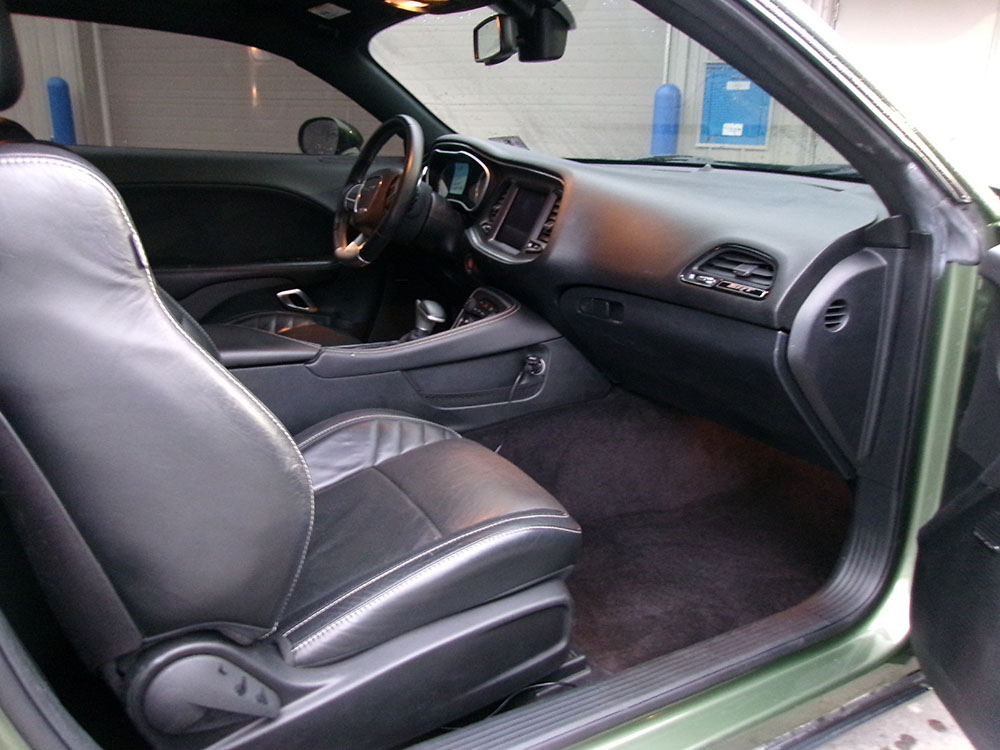 
								DODGE CHALLENGER SRT 392 full									