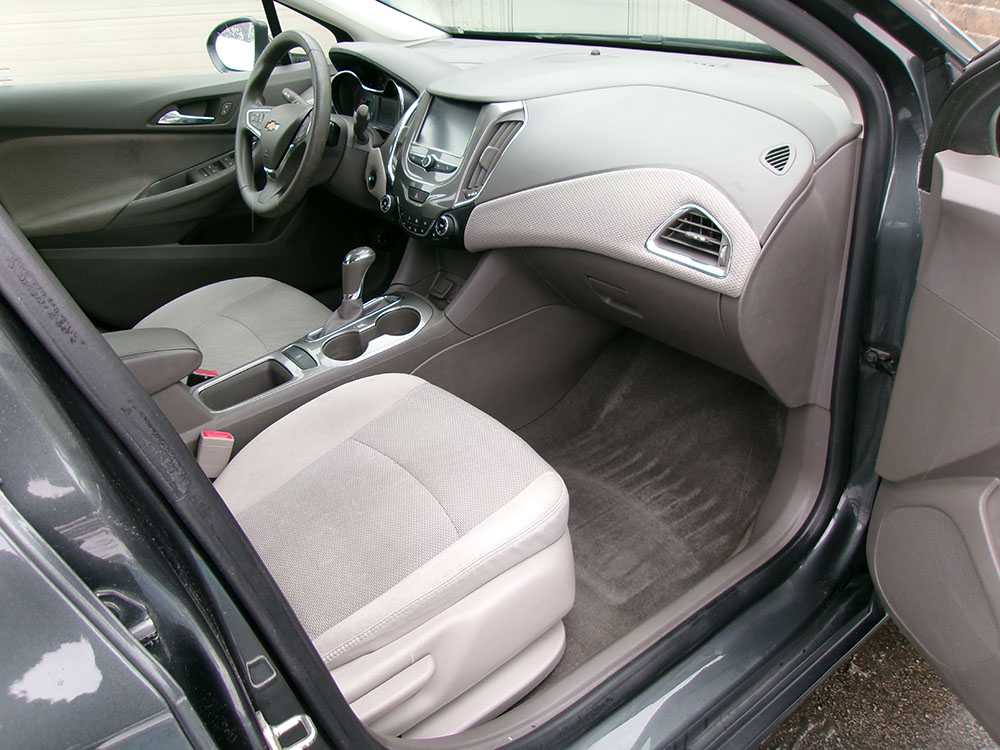 
								CHEVROLET CRUZE LT full									