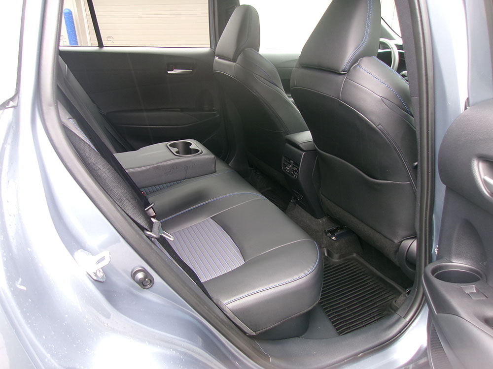 
								TOYOTA COROLLA CROSS HYBRID XSE full									