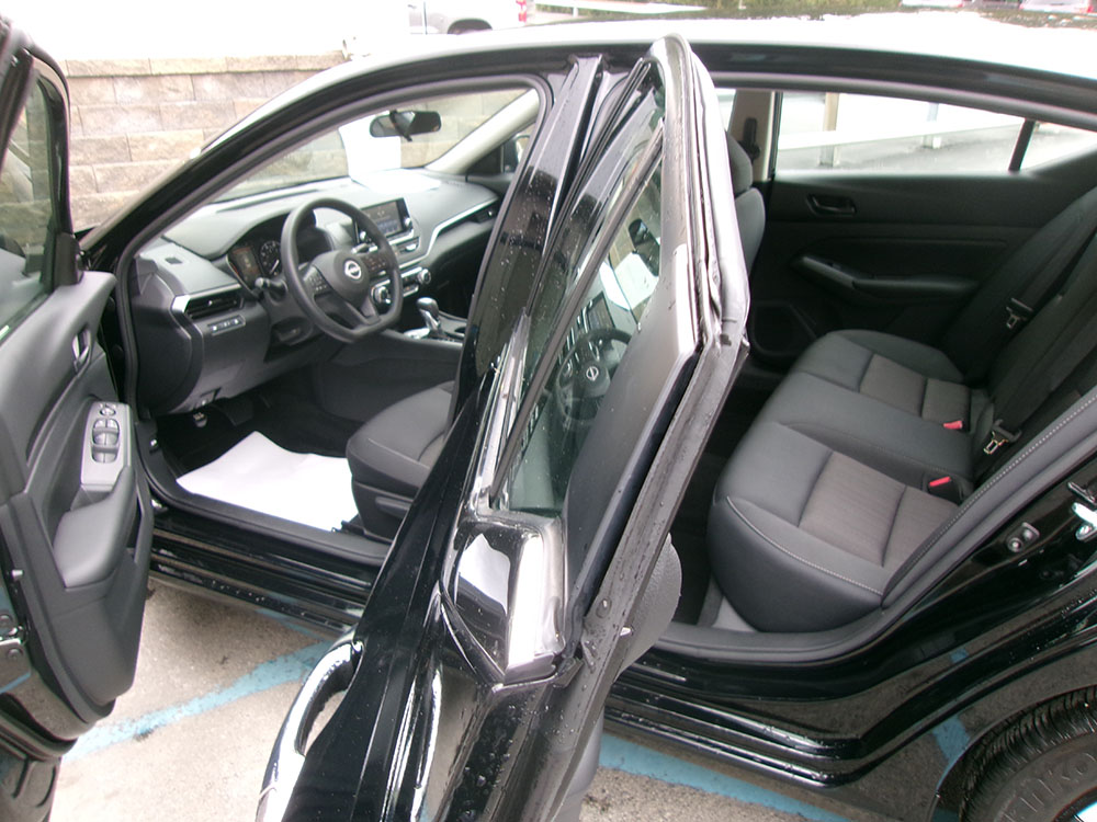
								NISSAN ALTIMA S full									