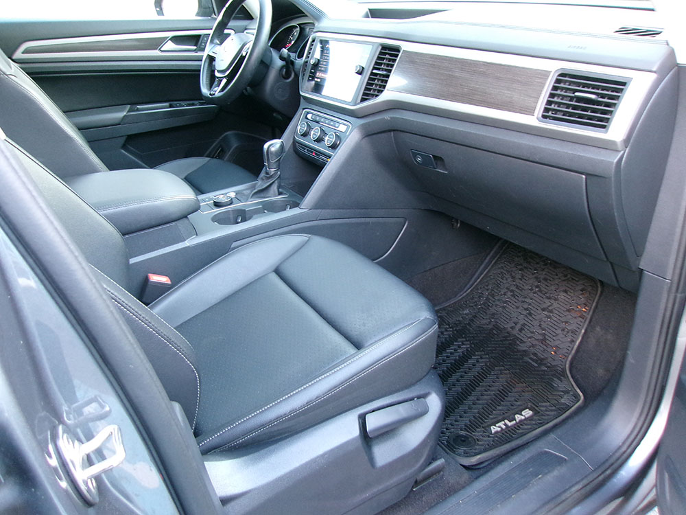 
								VOLKSWAGEN ATLAS SE R-LINE full									