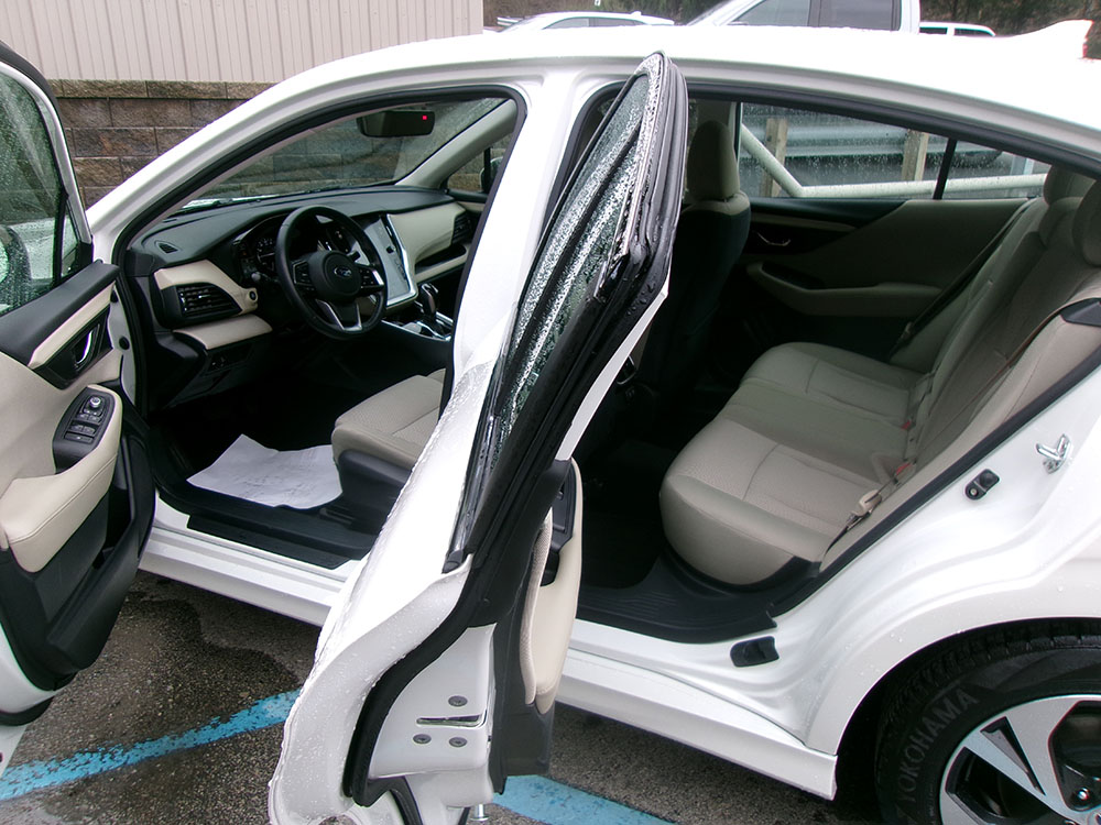 
								SUBARU LEGACY PREMIUM full									