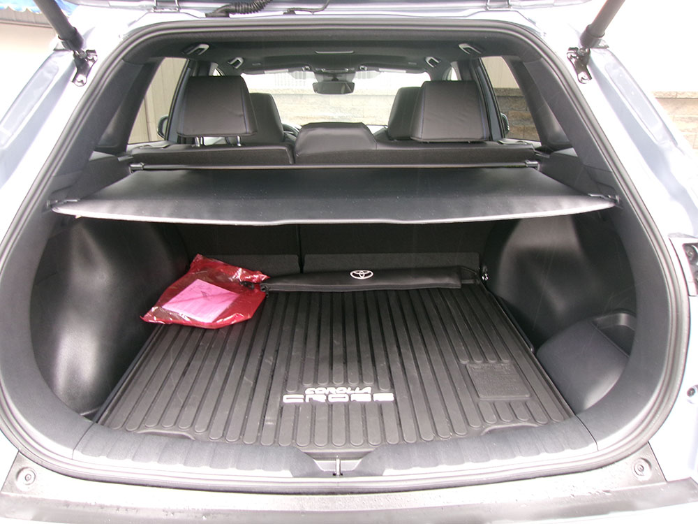 
								TOYOTA COROLLA CROSS HYBRID XSE full									