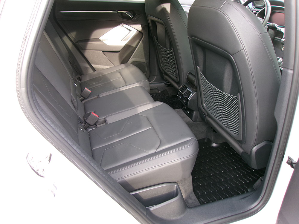 
								AUDI Q3 PREMIUM PLUS S-LINE full									