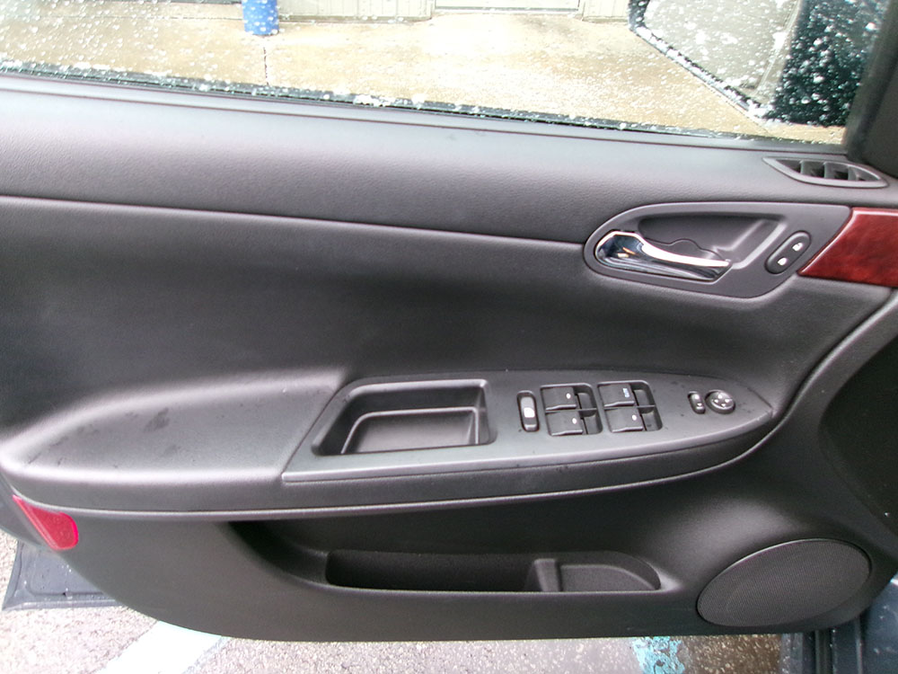 
								CHEVROLET IMPALA LT full									