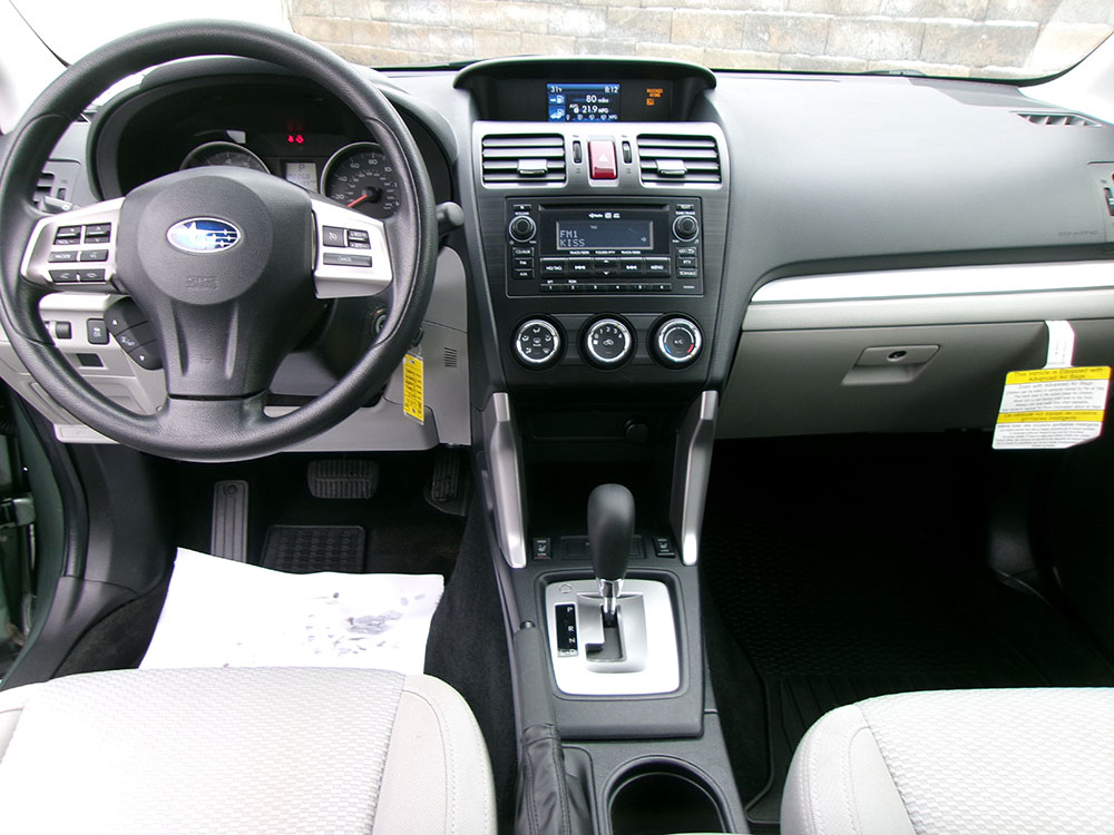 
								SUBARU FORESTER PREMIUM full									