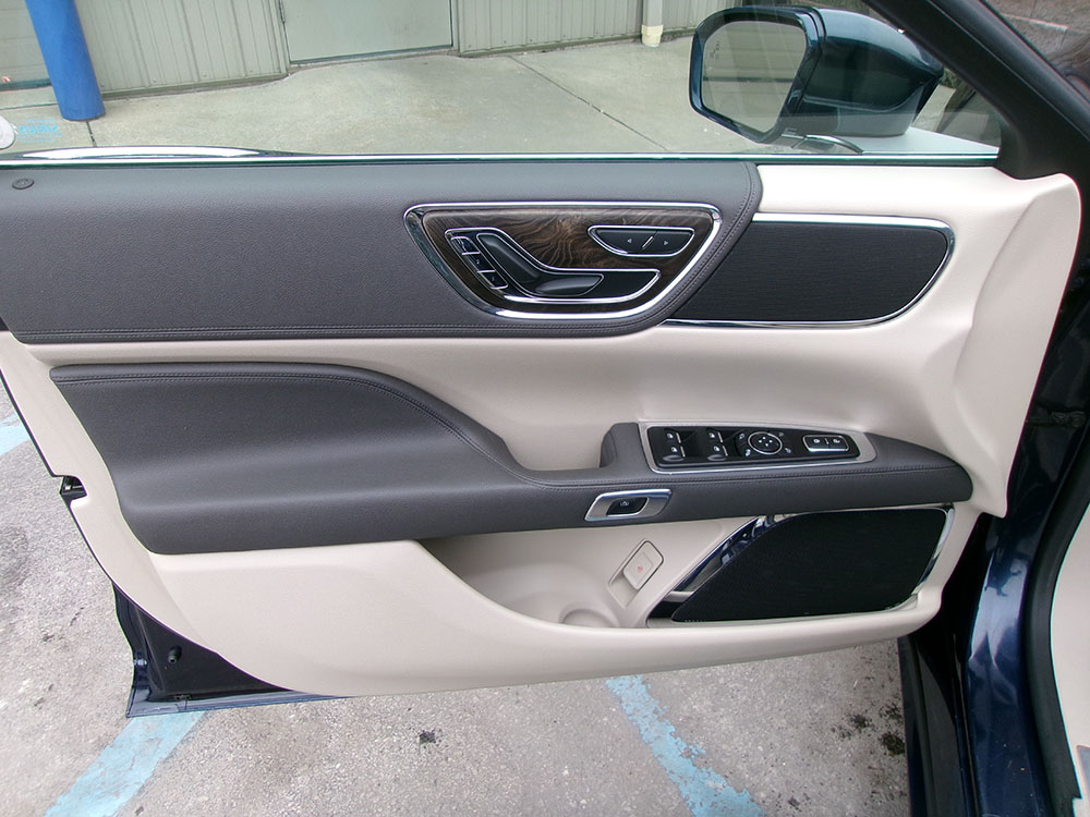 
								LINCOLN CONTINENTAL SELECT full									