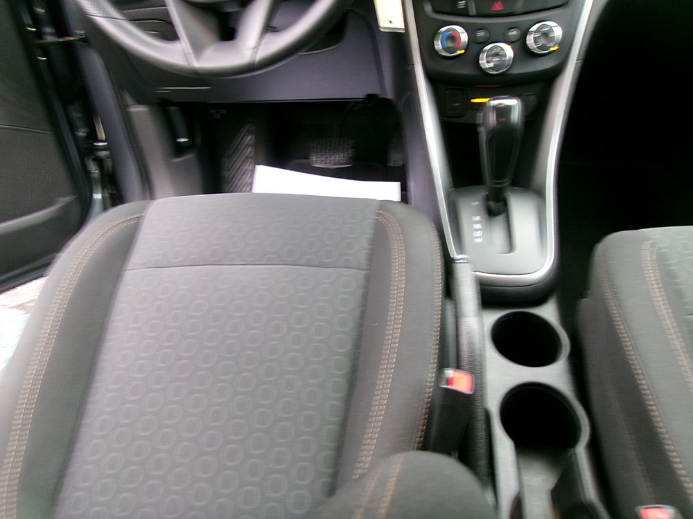 
								CHEVROLET TRAX LS full									