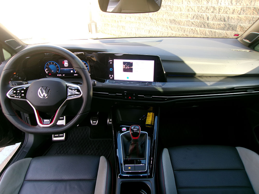 
								VOLKSWAGEN GOLF GTI AUTOBAHN full									