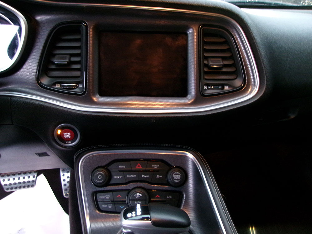 
								DODGE CHALLENGER SRT 392 full									