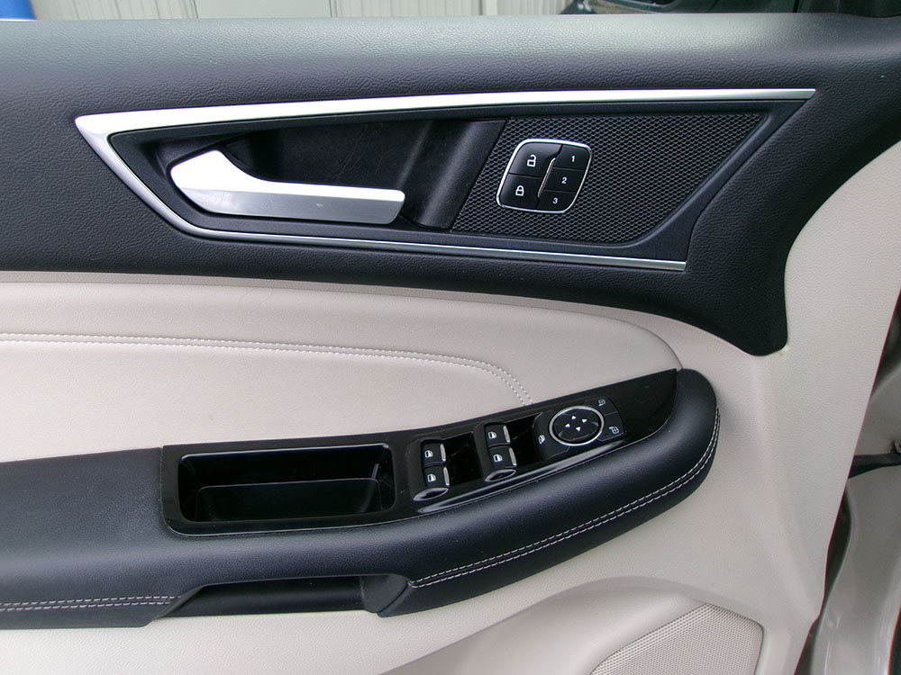 
								FORD EDGE TITANIUM full									