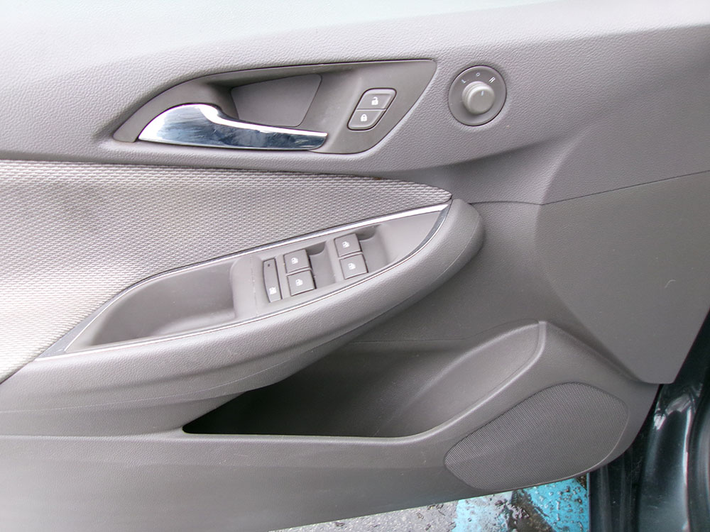 
								CHEVROLET CRUZE LT full									