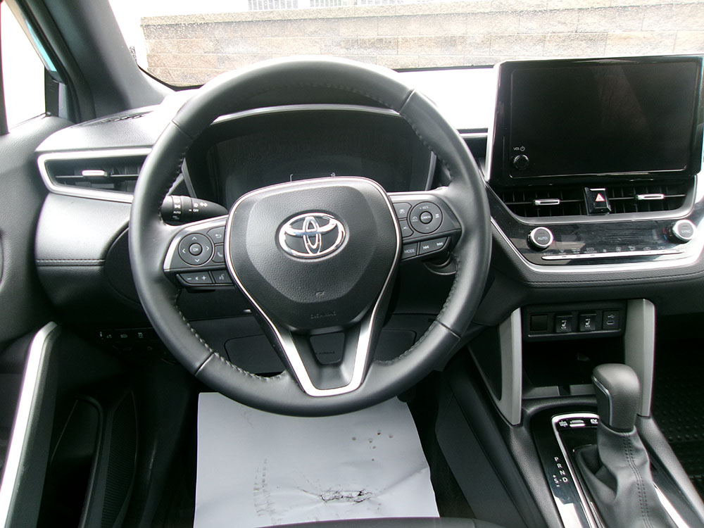 
								TOYOTA COROLLA CROSS HYBRID XSE full									