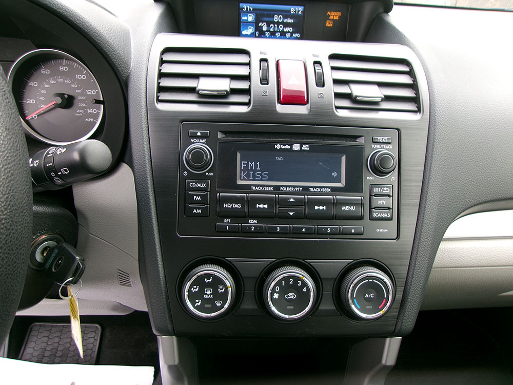 
								SUBARU FORESTER PREMIUM full									