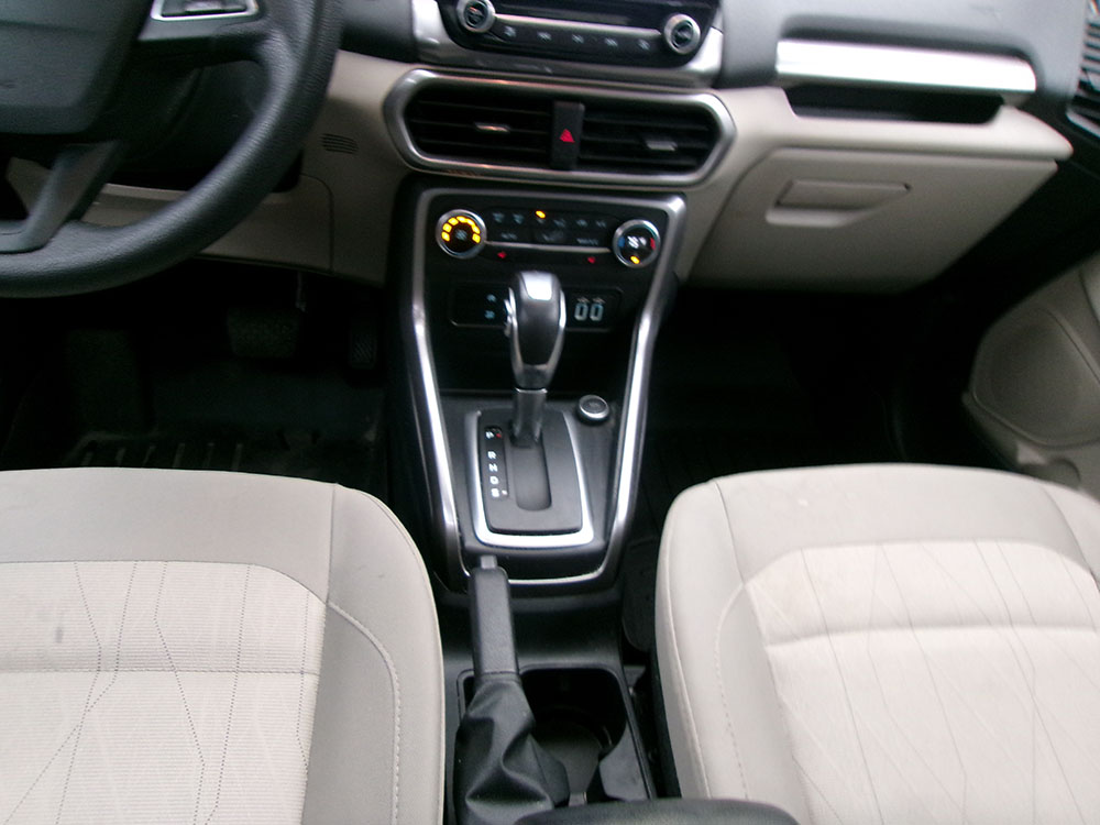 
								FORD ECOSPORT SE full									